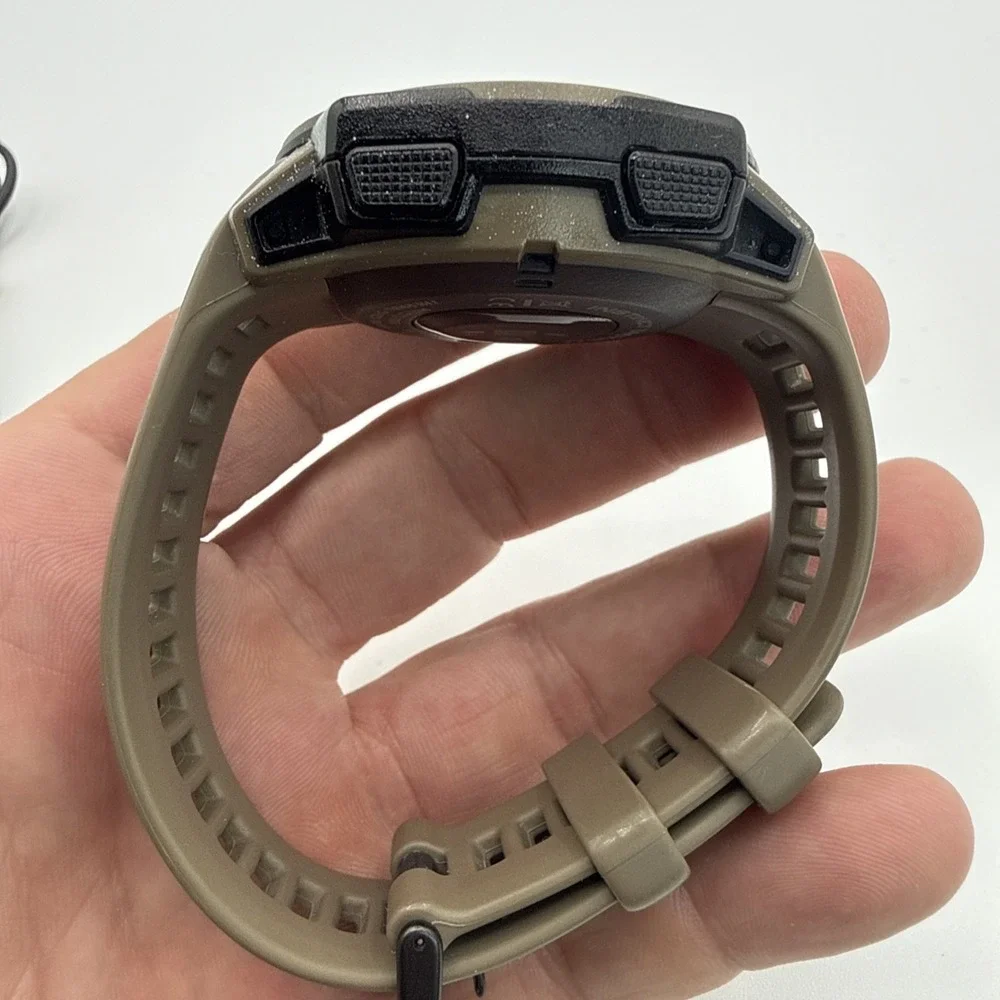 Garmin Instinct Activity Tracker MIL-STD-810G With Charger - Tested & Working